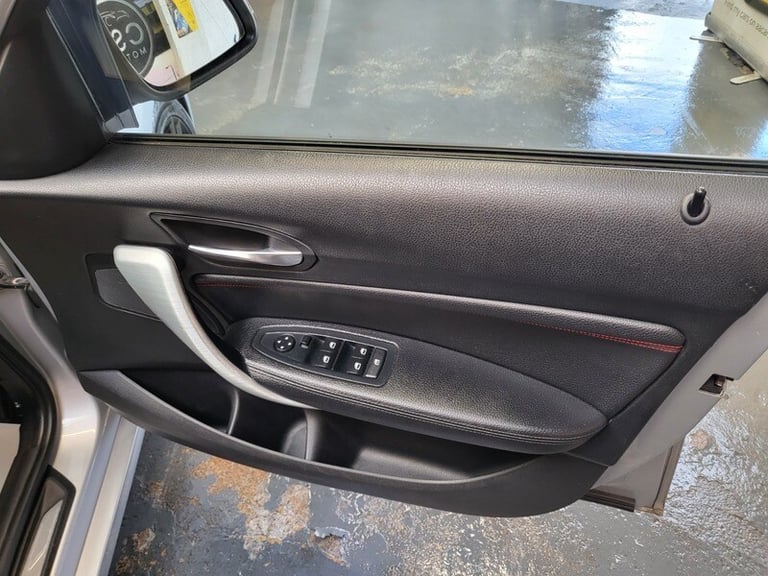 BMW 1 SERIES 118i SPORT