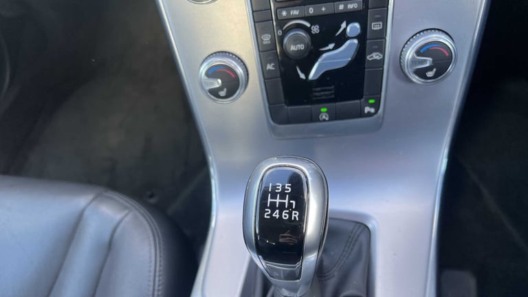  Volvo S60 D2 [120] SE Nav 4dr [Leather] Saloon Diesel Manual