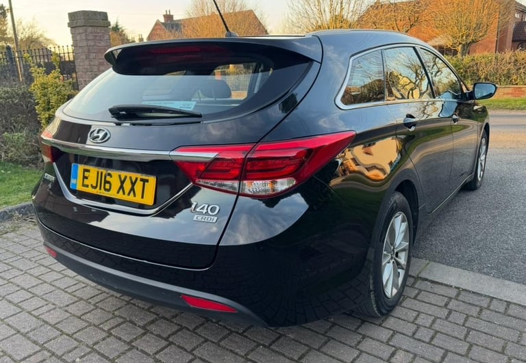 2016 HYUNDAI i40 1.7 CRDi S BLUE DRIVE ESTATE FULL MOT S/HIST RUNS/DRIVES GREAT!
