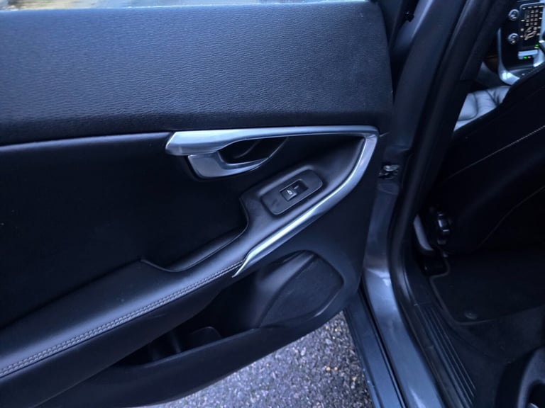 2013 Volvo V40 D3 R DESIGN 5dr HATCHBACK Diesel Manual