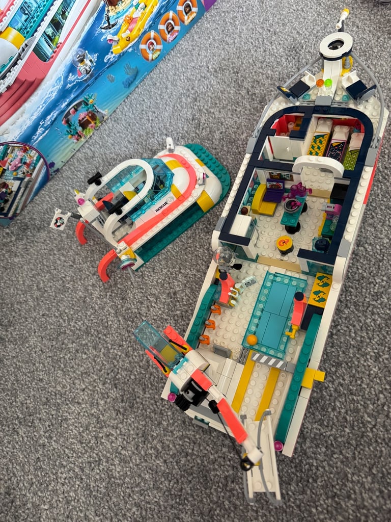 Lego Friends - rescue mission boat 41381