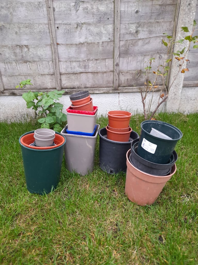 image for Plastic garden pots