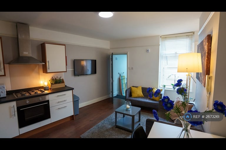 3 bedroom flat in Kensington, Liverpool, L7 (3 bed) (#2673261)
