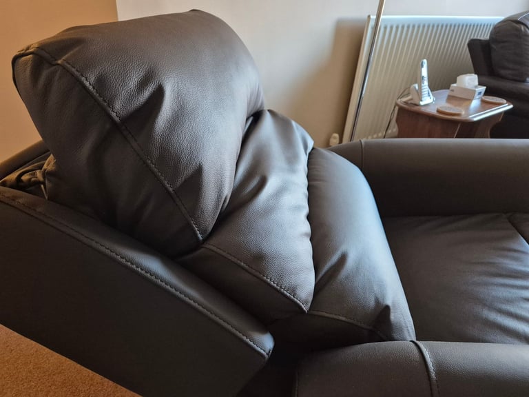 Careco electric riser/recliner brown leather chair 