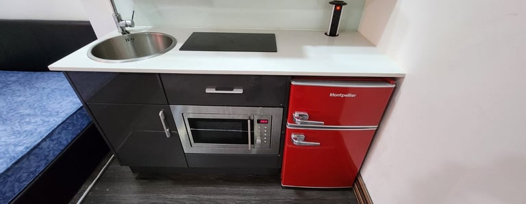 Modern 1 Bedroom Studio Apartment - Bills Included 