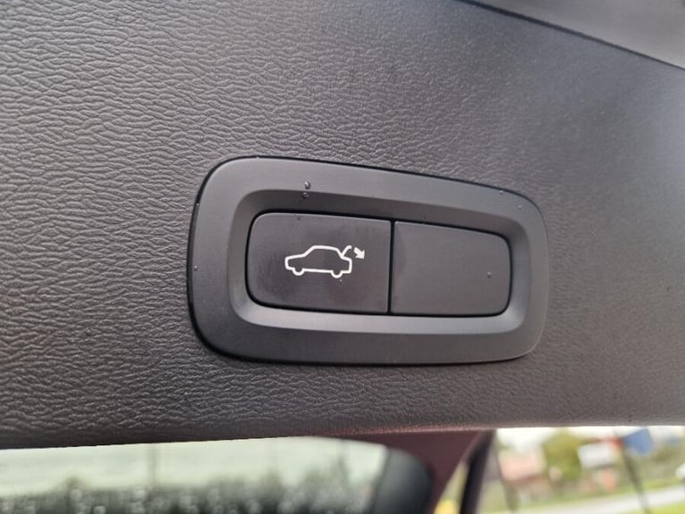 2022 Volvo XC40 2.0 B4 MHEV Inscription Pro SUV 5dr Petrol Hybrid DCT Auto AWD Euro 6 (s/s) ESTAT...