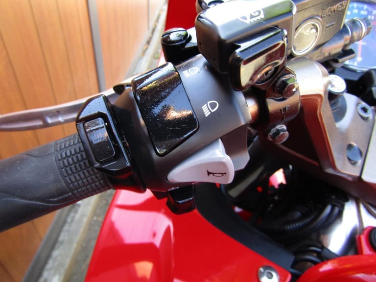 HONDA VFR 800 f ONLY 15230 MILES * FULL SERVICE HISTORY * ONE OWNER FROM NEW *