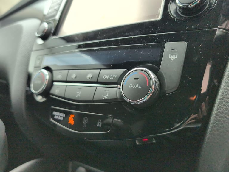 2017 Nissan Qashqai 1.2 DIG-T N-Connecta SUV 5dr Petrol XTRON Euro 6 (s/s) (115 ps) HILL START HA...