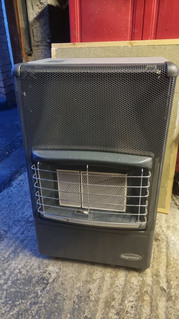 SUPERSER GAS FIRE with  full gas bottle and fittings