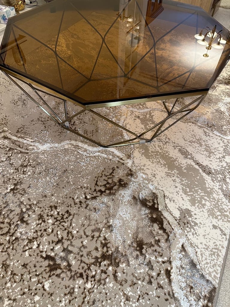 Glass coffee table 
