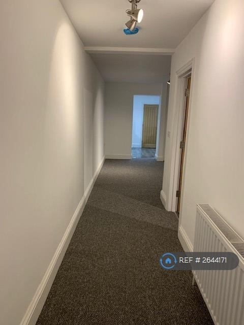 1 bedroom flat in Adrian Square, Westgate-On-Sea, CT8 (1 bed) (#2644171)
