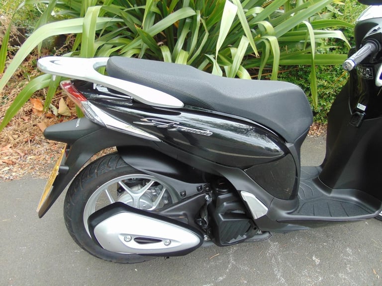 Honda ANC 125 F SH125 Automatic Scooter 2016 very low miles little used from new