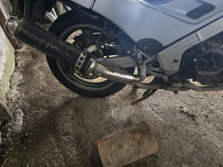 1987 HONDA VFR750F RC24 GENUINE BARN FIND WINTER PROJECT SPARES OR REPAIRS