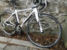 Cannondale Synapse road racing bike
Shimano groupset
Mavic aksium whee