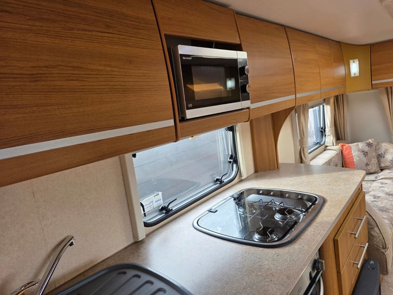 Bailey Pageant Champagne 2008 Four Berth Side Dinette Caravan