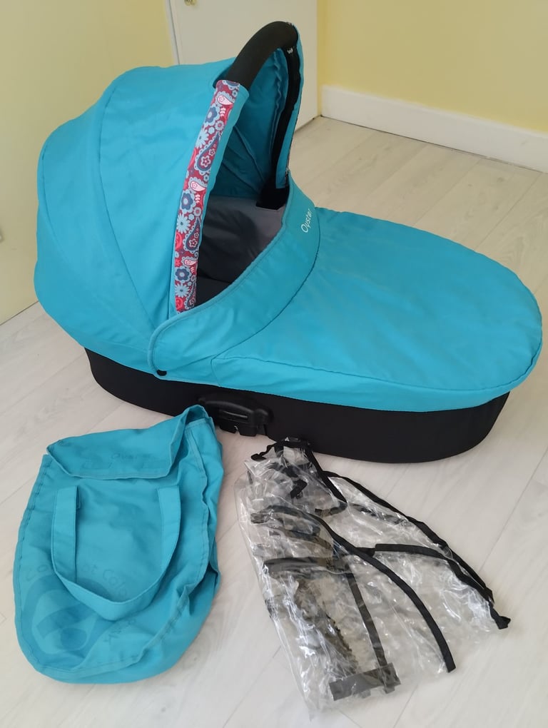 image for Oyster Carrycot with Raincover - suitable for Oyster 1, 2 and Max