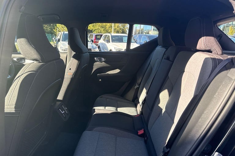 2023 Volvo XC40 2.0 B3 MHEV Plus SUV 5dr Petrol Hybrid DCT Auto Euro 6 (s/s) (163 ps) ESTATE Petr...