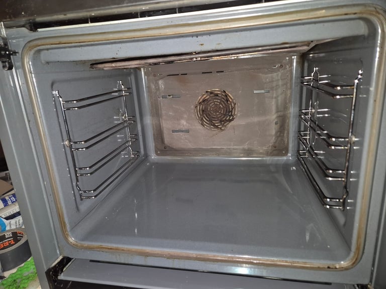 Neff fan oven. Clean and in excellent condition. 