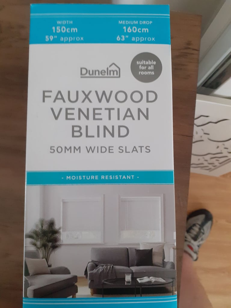 Dunelm venetian blinds  150cm width 160cm drop