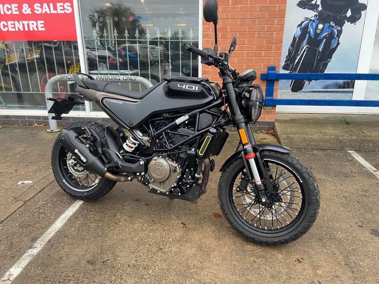 74 REG HUSQVARNA SVARTPILEN 401. ONLY 565 MILES, NOT EX DEMO!