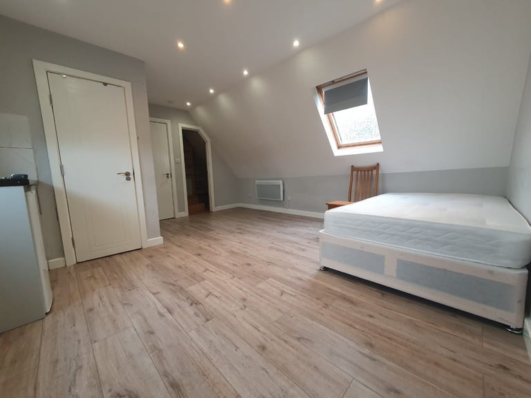 BENEFITS ACCEPTED - Studio Flat Available in Feltham  Hounslow TW13