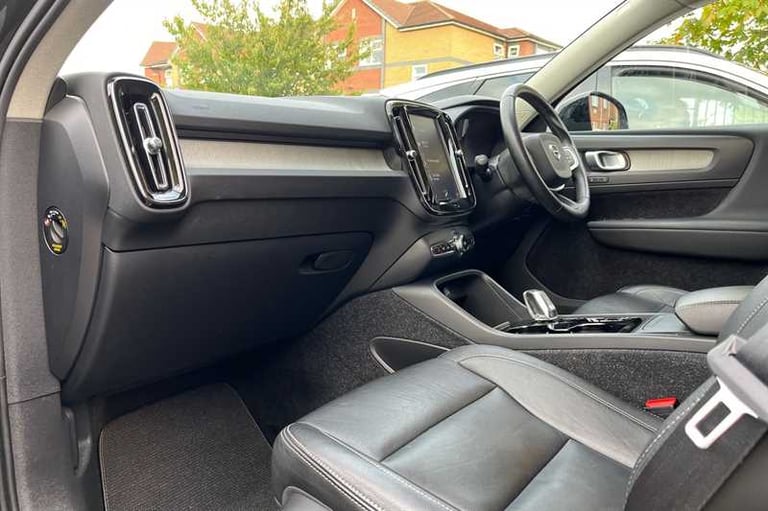 2018 Volvo XC40 2.0 D4 Inscription SUV 5dr Diesel Auto AWD Euro 6 (s/s) (190 ps) SUV Diesel Autom...