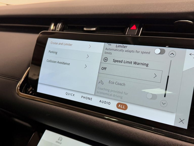 2022 Land Rover Range Rover Evoque 2.0 D200 MHEV R-Dynamic SE SUV 5dr Diesel Auto 4WD Euro 6 (s/s...