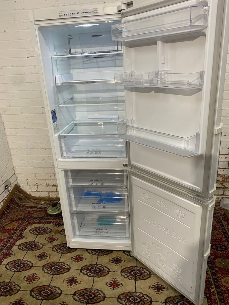 Beautiful Tall Samsung Digital Inverter Fridge Freezer For Sale 