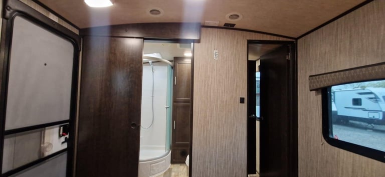 2018 Cruiser RV Fun Finder 27IK 1 Bedroom 5 Berth American Caravan 5th Wheel RV