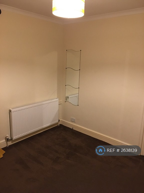 1 bedroom flat in Leyton, London, E10 (1 bed) (#2638139)