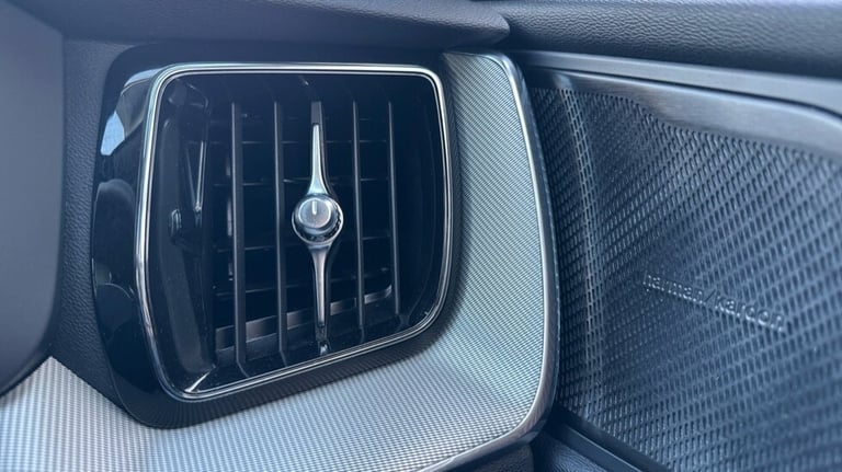 2024 Volvo XC60 Plus, B5 AWD Mild hybrid, Petrol, Dark Estate Petrol Automatic