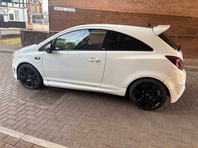 Vauxhall Corsa 1.6T Vxr Artic White edition 