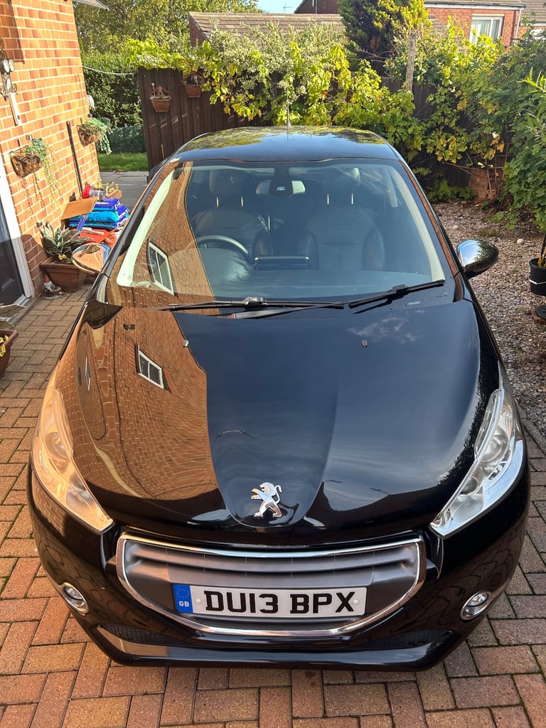 Peugeot, 208, Hatchback, 2013, Manual, 1200 (cc), 3 doors