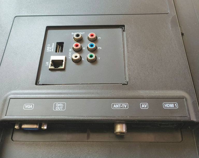Panasonic TX-48CX400B 48 inch 4K Smart WiFi LED TV, with screen issue
