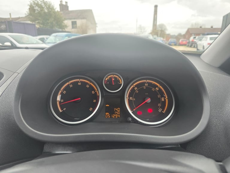 2015 Vauxhall Corsa 1.4 16V SE Euro 5 5dr HATCHBACK Petrol Manual
