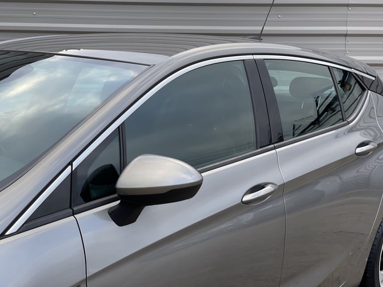VAUXHALL ASTRA 1.4 i SRi 2017