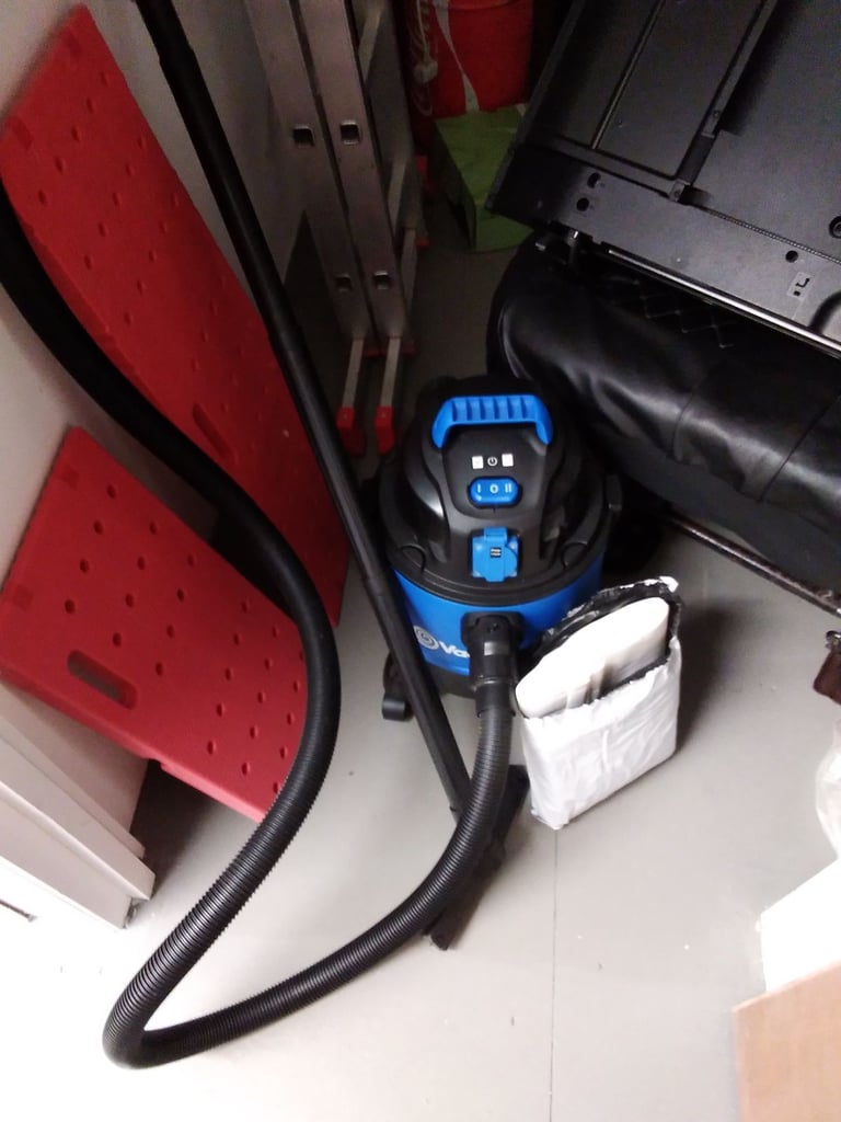 20l Vacmaster wet and dry workshop vacuum 