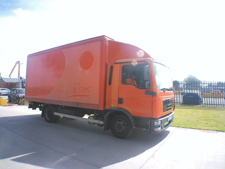 2009 MAN TGL manual 18 ft box tailift 8.1 mtr long mot 11/24