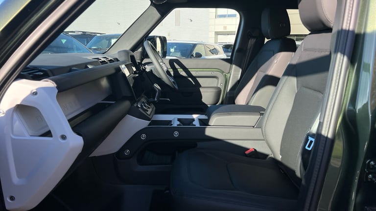 2026 Land Rover Defender 3.0 D350 X-Dynamic SE 110 (7 Seater) Diesel