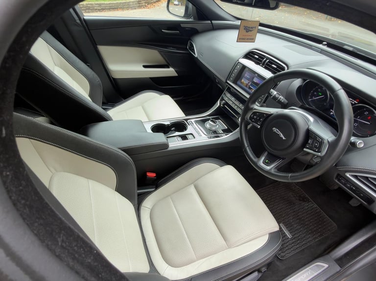 2016 Jaguar XE 2.0d R-Sport Auto Euro 6 (s/s) 4dr SALOON Diesel Automatic