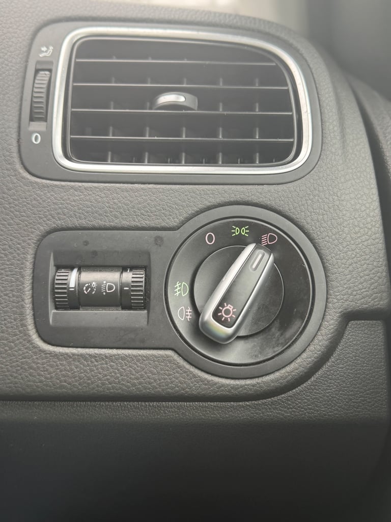 Volkswagen, POLO, Hatchback, 2012, Manual, 1199 (cc), 5 doors