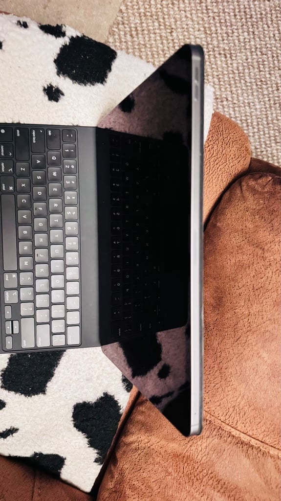 image for Apple iPad Pro 12.9” (6th Gen) – 256GB – Wi-Fi + Cellular + Magic Keyboard 