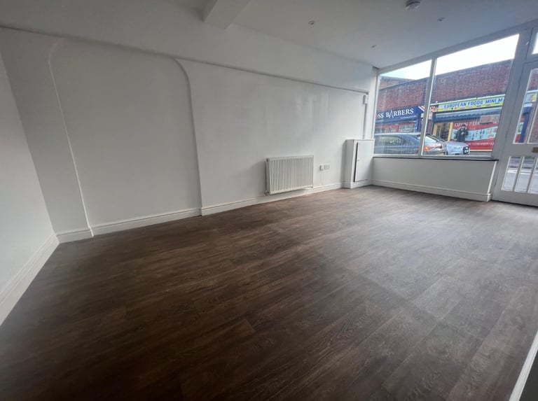 image for Shop to rent busy road £695 pcm