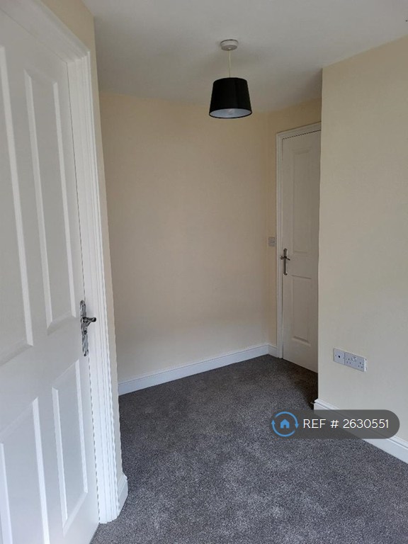 2 bedroom flat in Gainsborough Court, Sudbury, CO10 (2 bed) (#2630551)