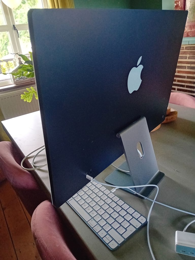 Apple iMac 2021
