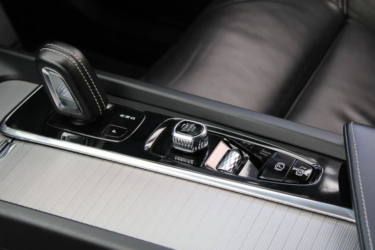 2021 Volvo XC60 2.0 B4 MHEV R-Design SUV 5dr Diesel Hybrid Auto Euro 6 (s/s) (197 ps) ESTATE DIES...