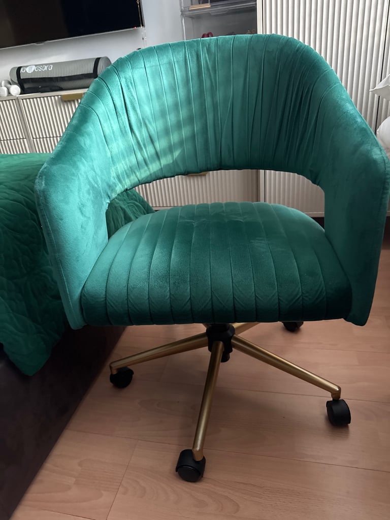 Emerald green bench, chair and 2x table lamps 