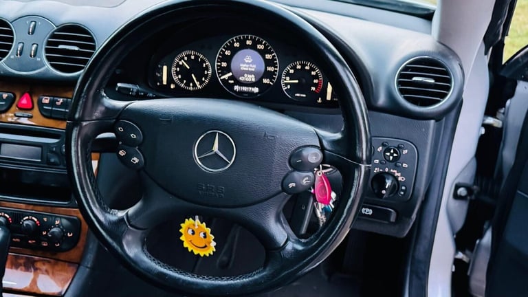 Mercedes-Benz CLK 3.2 CLK320 Elegance 2dr Petrol Automatic - Image 4