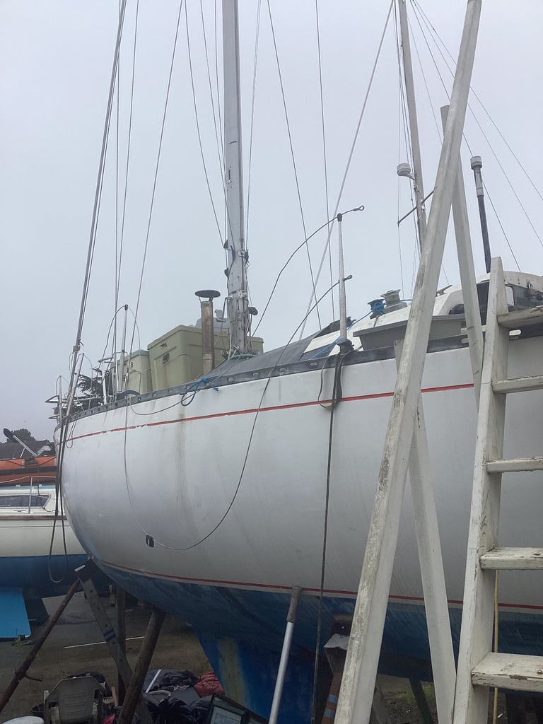 Carter yacht for sale