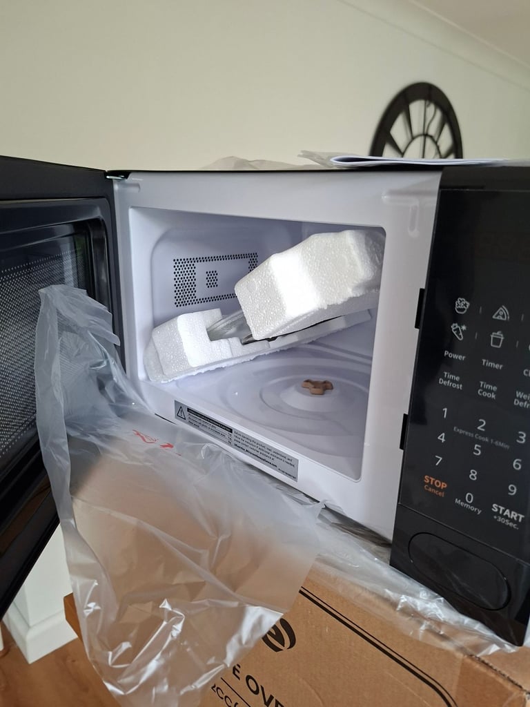 Microwave oven 700w